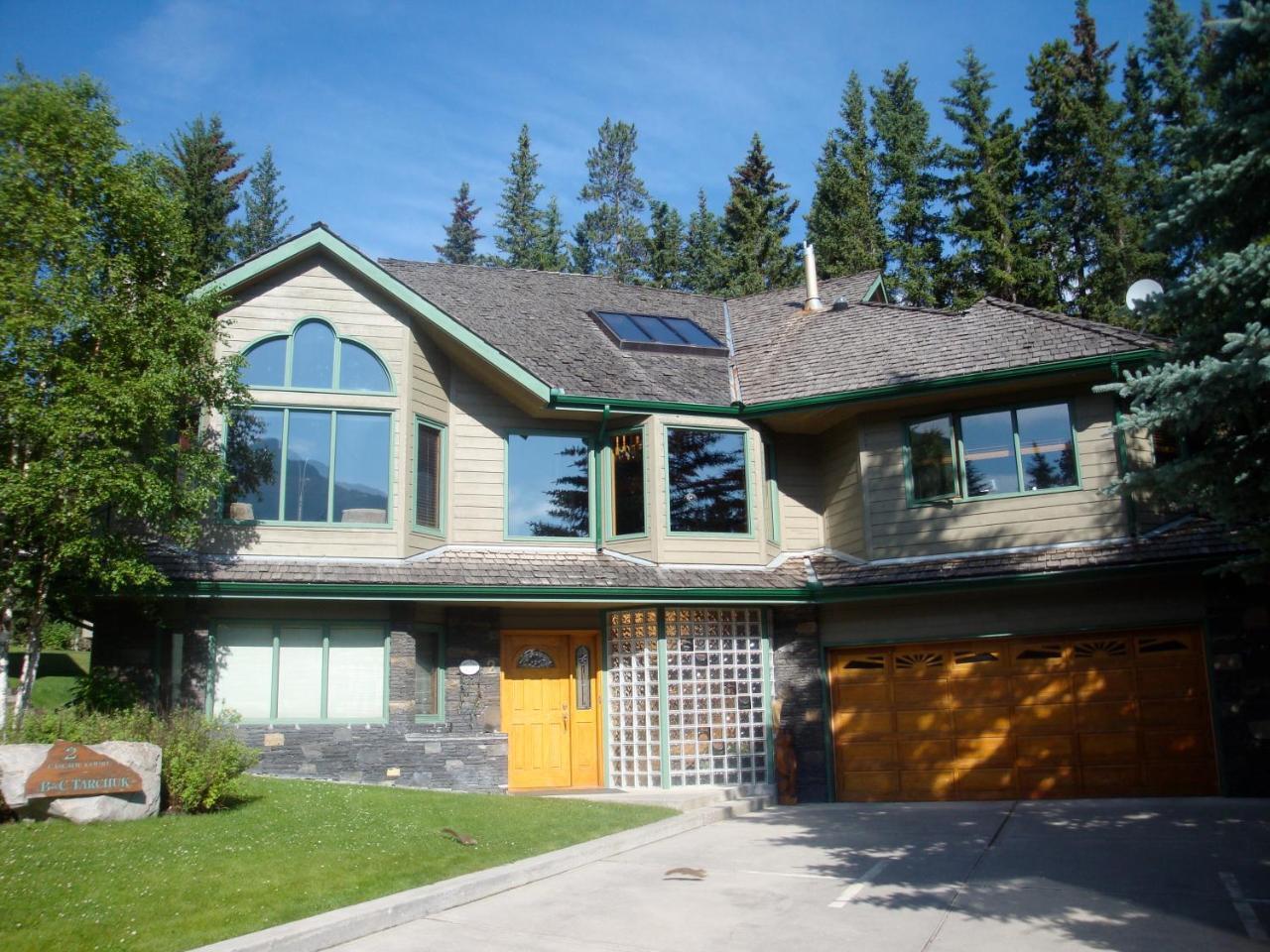 Cascade Court Bed & Breakfast